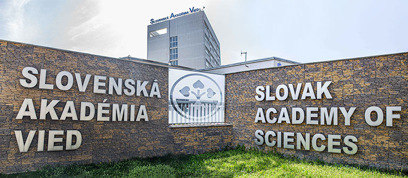 Slovenská akadémia vied: Analyzované mRNA vakcíny obsahujú len schválené zložky
