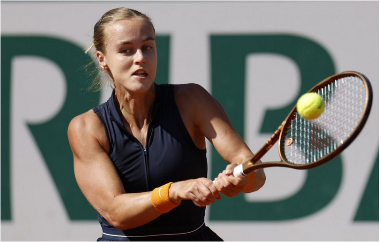 Schmiedlová postúpila do osemfinále dvojhry v turnaji Roland Garros