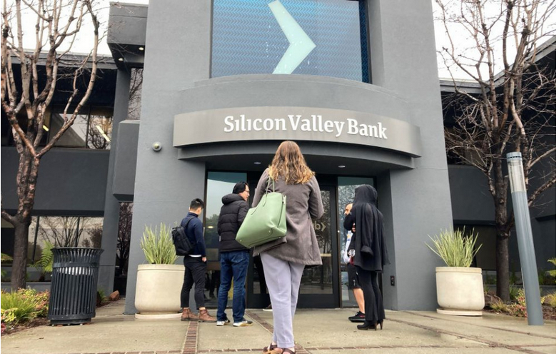 Pád Silicon Valley Bank ukazuje trhliny v globálnom finančnom systéme