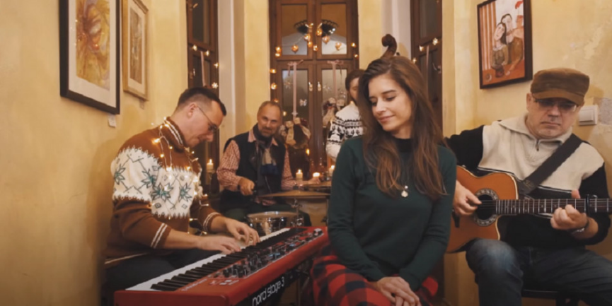 Video: Sima Martausová predstavila vianočnú skladbu Tancujú zvony