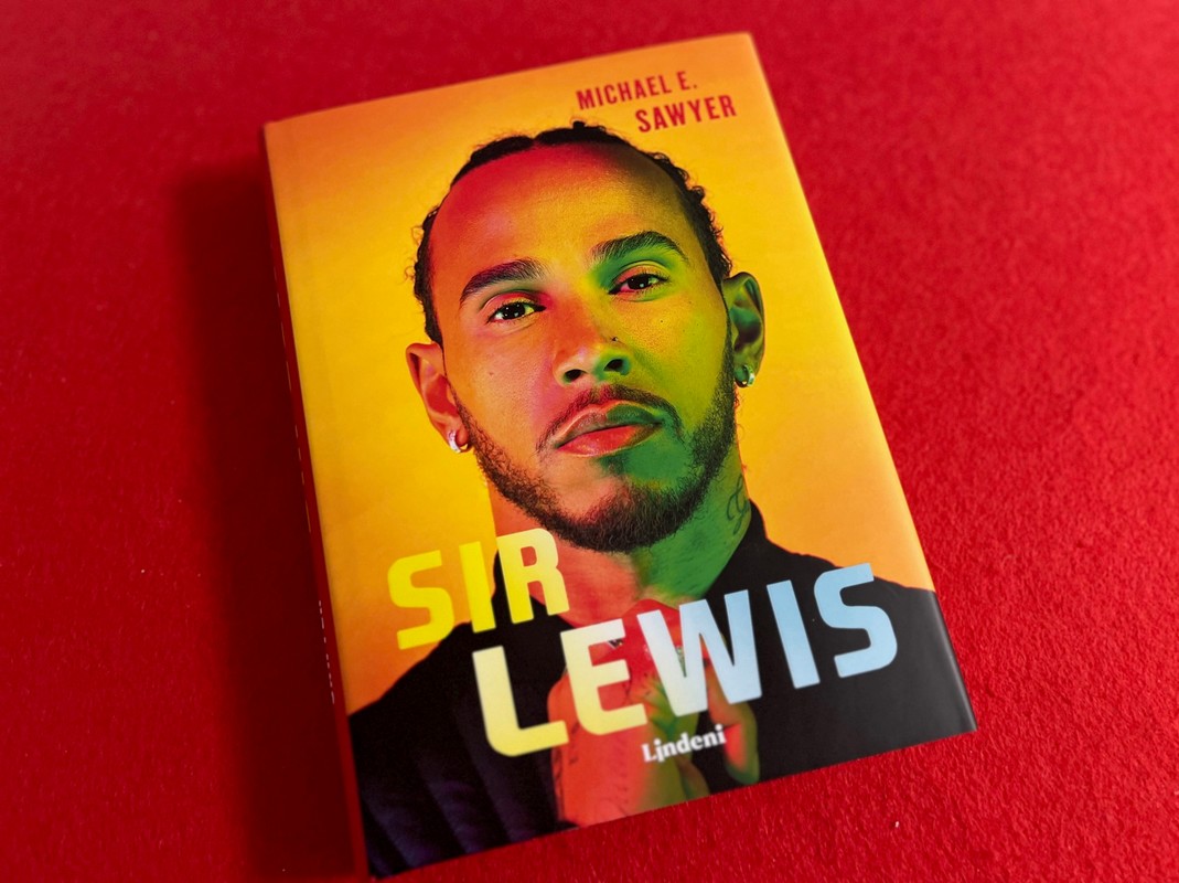 Životopis najúspešnejšieho jazdca F1 Lewisa Hamiltona. Sir Lewis