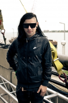 Americký producent Skrillex.