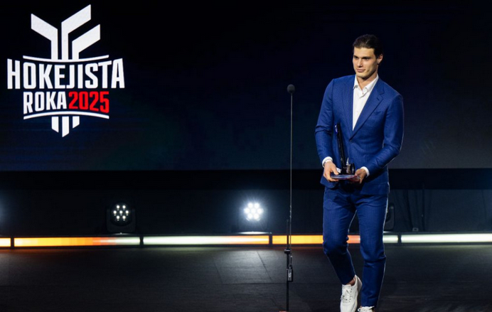 HOKEJISTA ROKA 2025: Slafkovský chce lepší rok ako predošlý,Fehérváry verí, že stihne štart