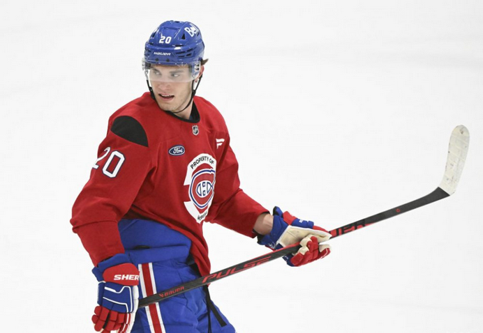 NHL: Slafkovského zasiahla korčuľa protihráča do tváre, má reznú ranu