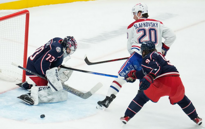 NHL: Montreal prehral štvrtýkrát za sebou, Slafkovský mal dva plusové body