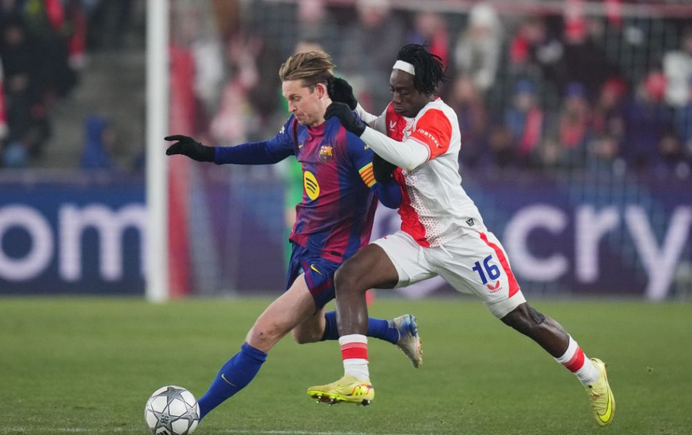 Liga majstrov: Bayern si zaistil osemfinále, Slavia podľahla Barcelone