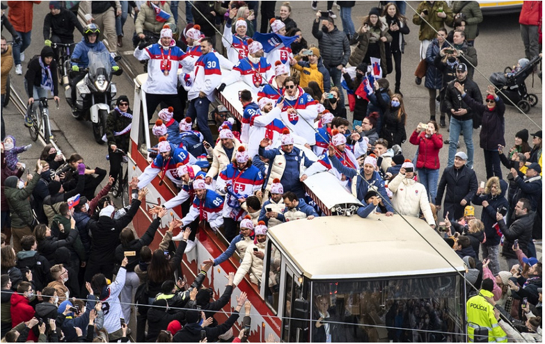 Hokejisti Slovenska poskočili v rebríčku IIHF na ôsme miesto