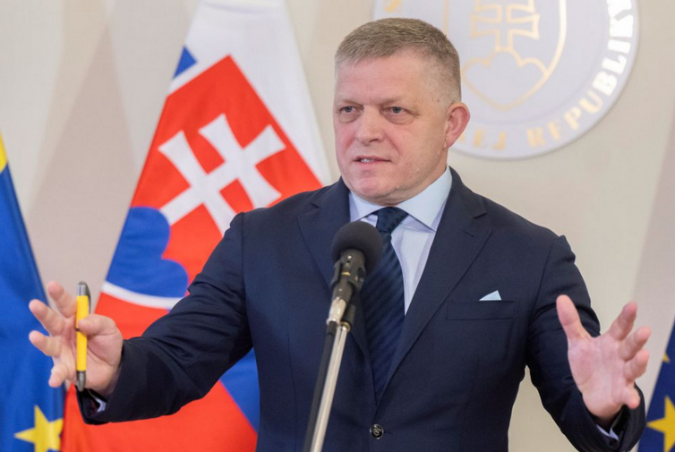 Smer, Hlas a SNS sa dohodli na riešení transakčnej dane. Navrhujú aby štátny sviatok 17. novembra nebol spojený s dňom pracovného pokoja.