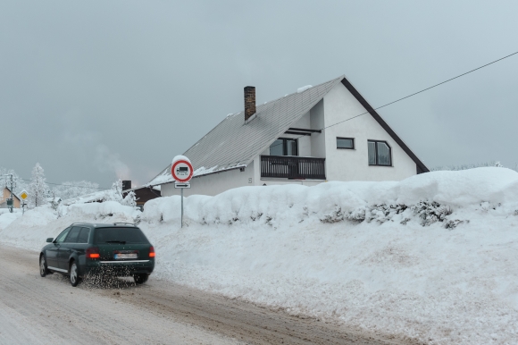 Obrazom: Oravské dediny odrezal sneh od sveta