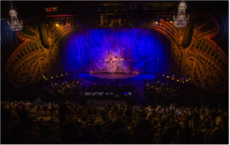 Cirque du Soleil predstavil divákom na Slovensku farebnú šou OVO