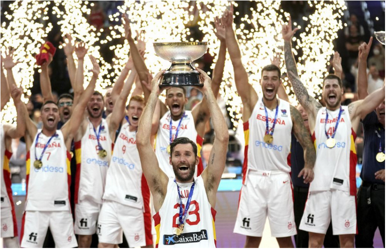 Kolektív zatienil osobnosti, basketbalový titul patrí Španielom