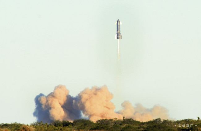 FOTO: Raketa Starship dosiahla výšku 12,5 km, pri pristátí vybuchla