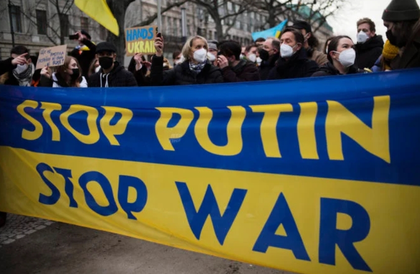 Online: Vojna na Ukrajine - Rusko zaútočilo z viacerých smerov, výbuchy bolo počuť v Kyjeve aj ďalších mestách