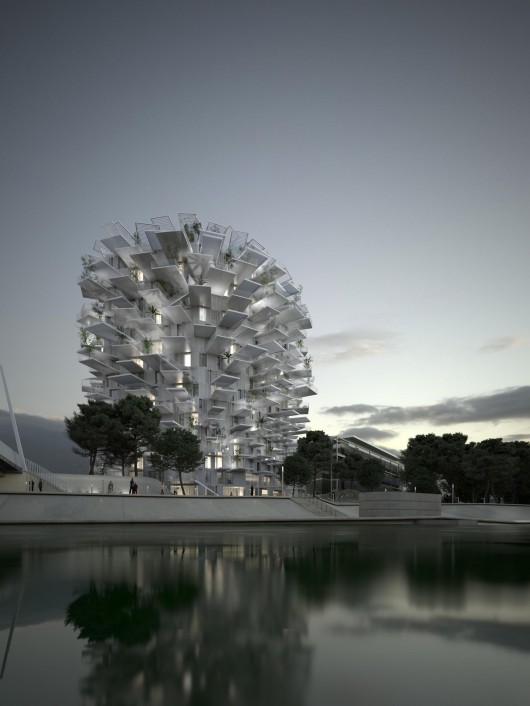 Dizajnový skvost: Vo Francúzsku vyrastie panelák inšpirovaný tvarom stromu
