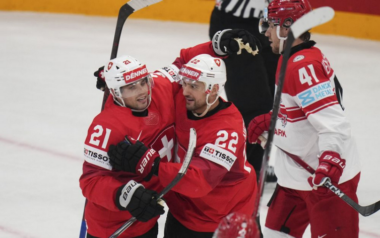 MS v hokeji 2025: Súpermi USA vo finále budú Švajčiari, deklasovali Dánov