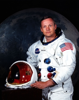 Prvý človek na Mesiaci Neil Armstrong.