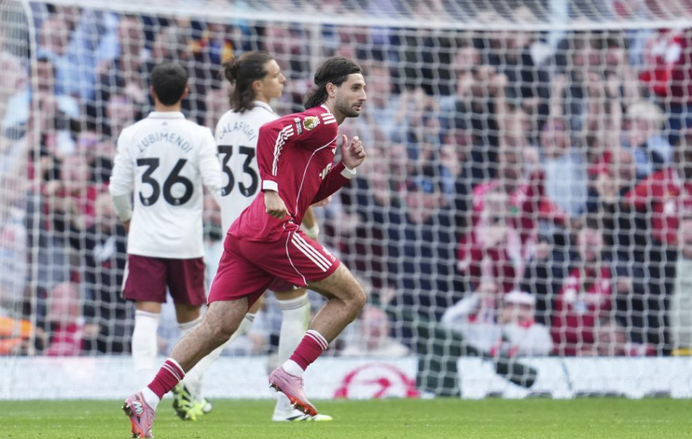 Premier League zažila rekordné prestupy, kluby minuli 3,5 miliardy eur