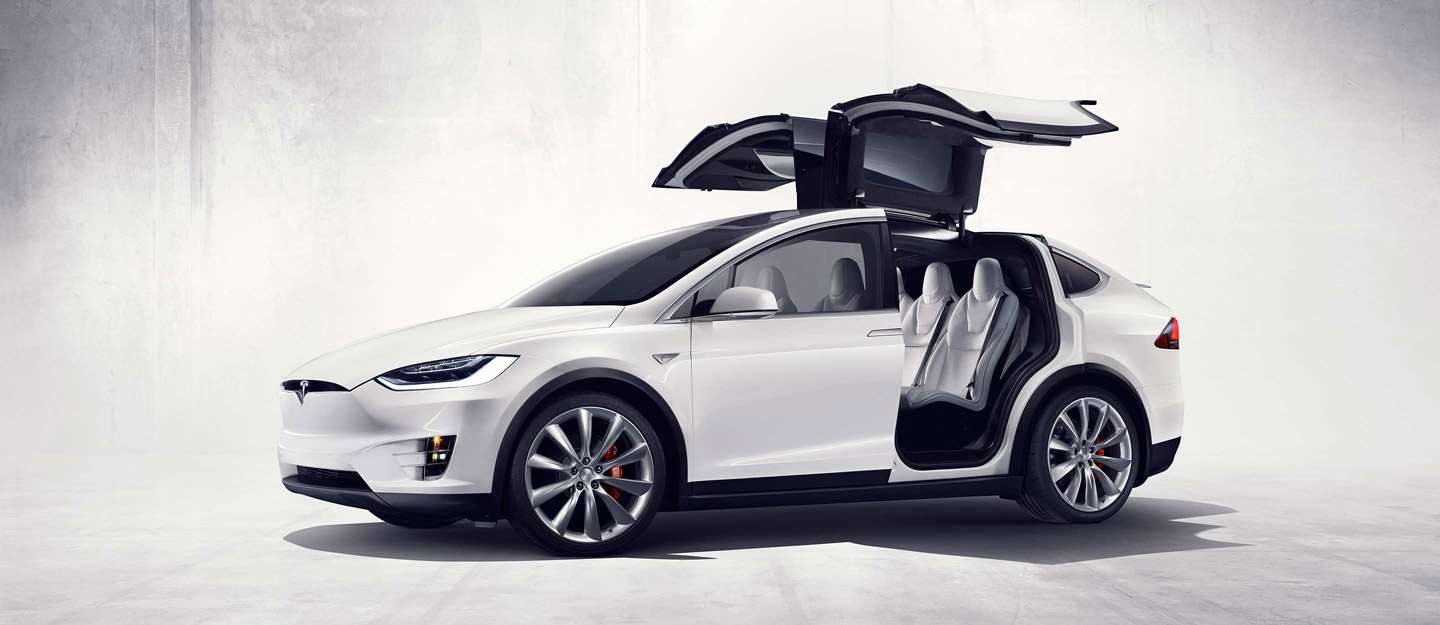 Video: Tesla Model X je najbezpečnejším SUV na svete. Pozrite sa, ako odolá nárazom