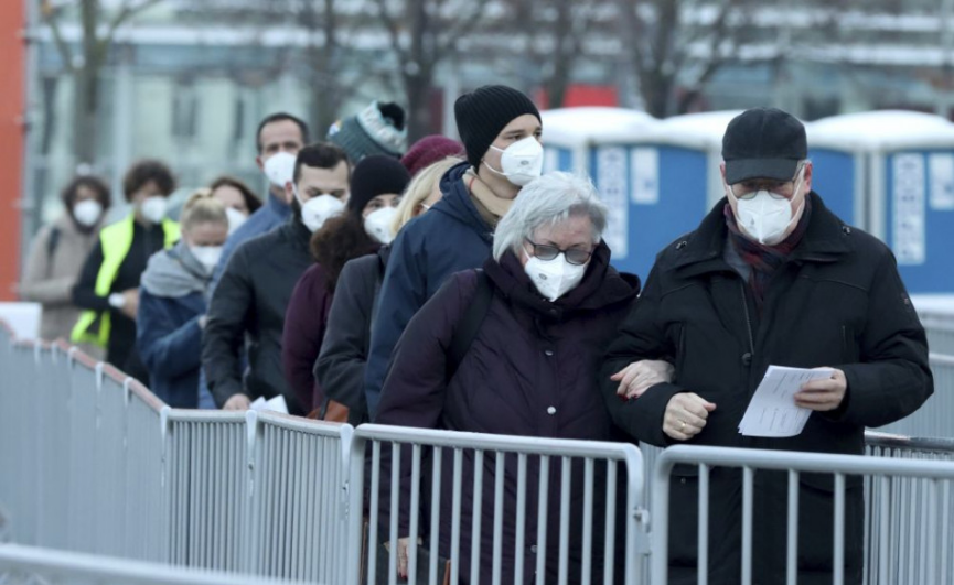 Rakúsko hlási 2641 novonakazených, testovanie vo Viedni má nízku účasť