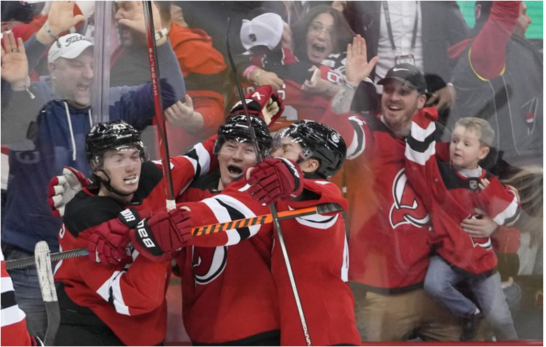 NHL: Nemec prispel dvoma asistenciami k triumfu Devils nad Vegas