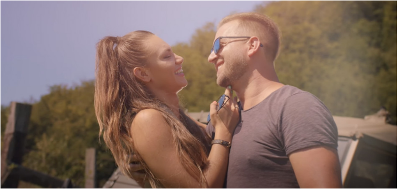 Video: Samuel Tomeček prichádza s novou skladbou, venoval ju manželke