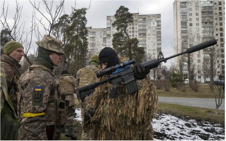 Ukrajinská armáda: Sťahovanie Rusov od Kyjeva môže byť len úskok