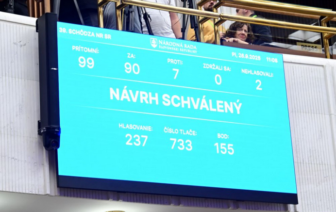 PARLAMENT 90 HLASMI SCHVÁLIL NOVELU ÚSTAVY SR. Igor Matovič označil hlasovanie svojich poslancov za zradu.