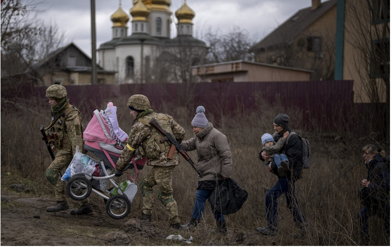 Ruská armáda otvorí humanitárne koridory v niektorých mestách Ukrajiny