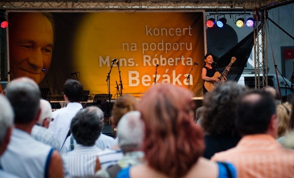 Koncert pre Róberta Bezáka