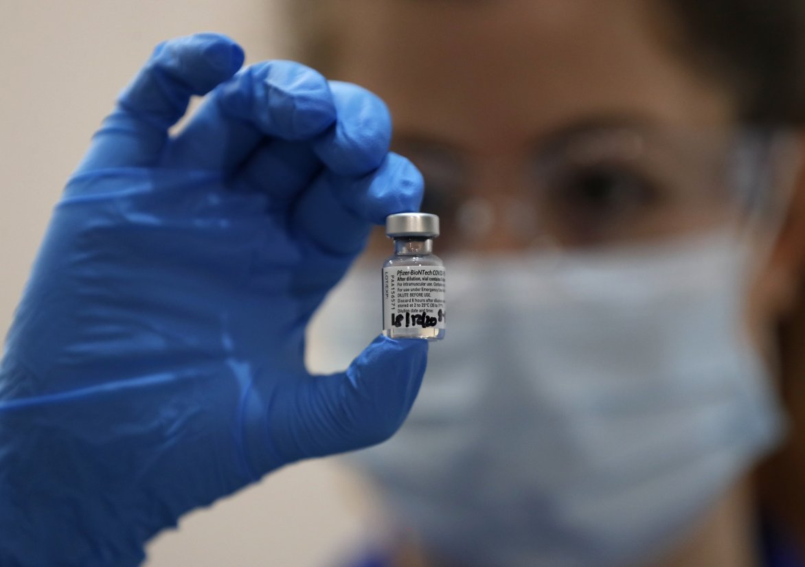 Šéf Pfizeru predpokladá, že bude nevyhnutná štvrtá dávka vakcíny proti covidu