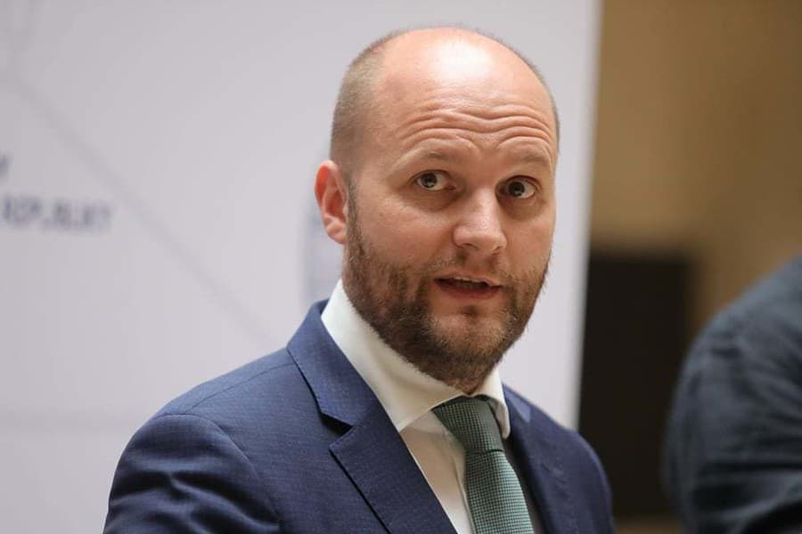 Naď: Najvyšší ústavní činitelia majú správu o snahe zmanipulovať voľby
