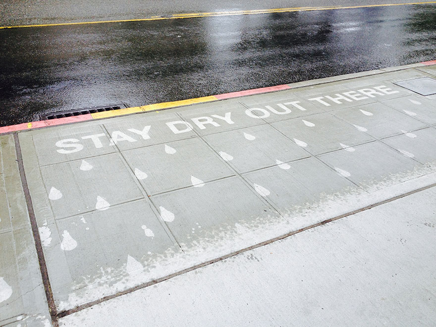 Video: StreetArt, ktorý vyčarí úsmev v daždivý deň