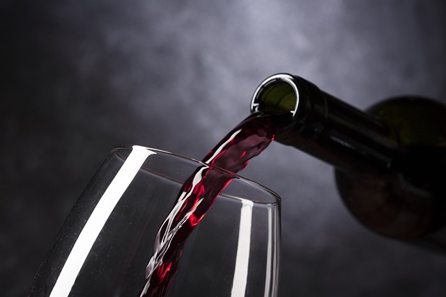 Dvojica z hotela v Španielsku ukradla víno za 1,6 milióna eur
