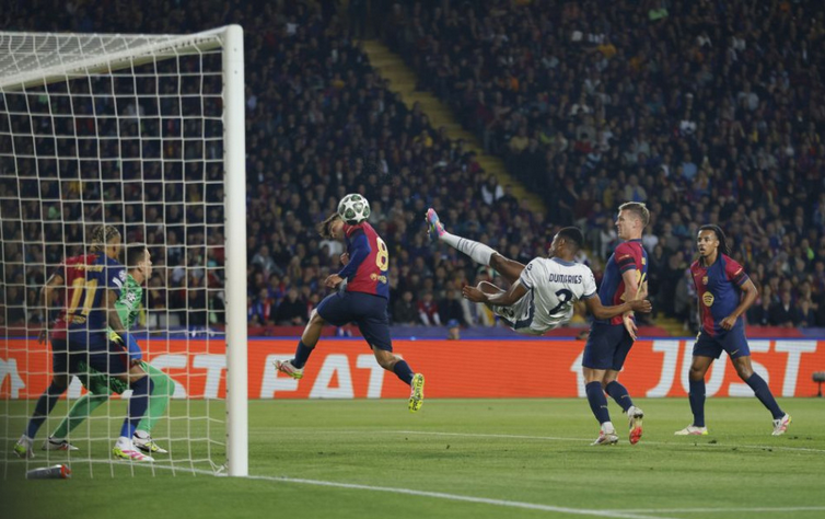 Liga majstrov: Barcelona remizovala v úvodnom semifinále s Interom Miláno 3:3 (video)