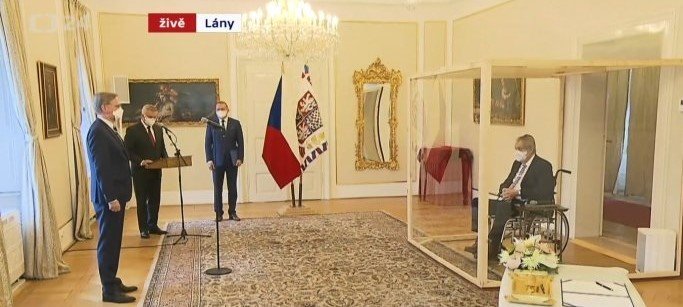 Český prezident Miloš Zeman vymenoval do funkcie premiéra predsedu ODS Petra Fialu.