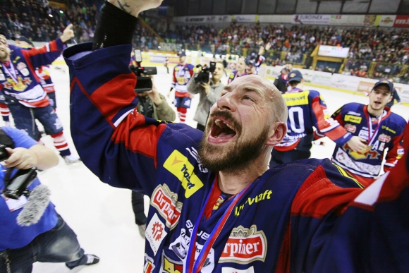 HKm Zvolen - HC Košice 2:1. Zvolen získal druhý majstrovský titul v histórii  