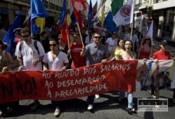 portugalci demonstruju