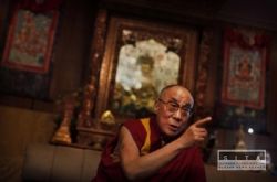 dalajlama chce pritlacit na cinu