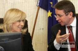 vlada o vojakoch a vodicakoch