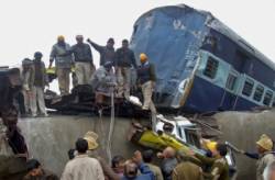 nehoda vlak india