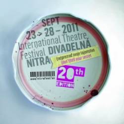 divadelna nitra logo