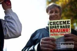 slovensko protestuje proti bankam a pol