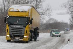 slovenske cesty zasypal sneh