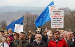 protest proti tazbe zlata