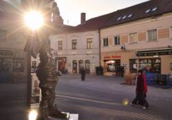 trencin laka turistov na kontroverzn