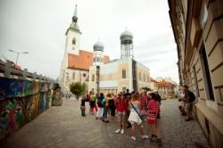 patnastmetrova kulisa synagogy