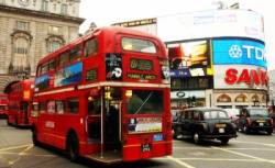 piccadilly circus londyn doubledecker