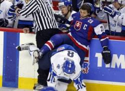 finski hokejisti zdolali slovenskych m