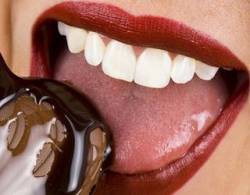 usta cokolada zuby jedlo