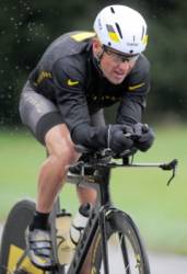 lance armstrong si vyskusal triatlon